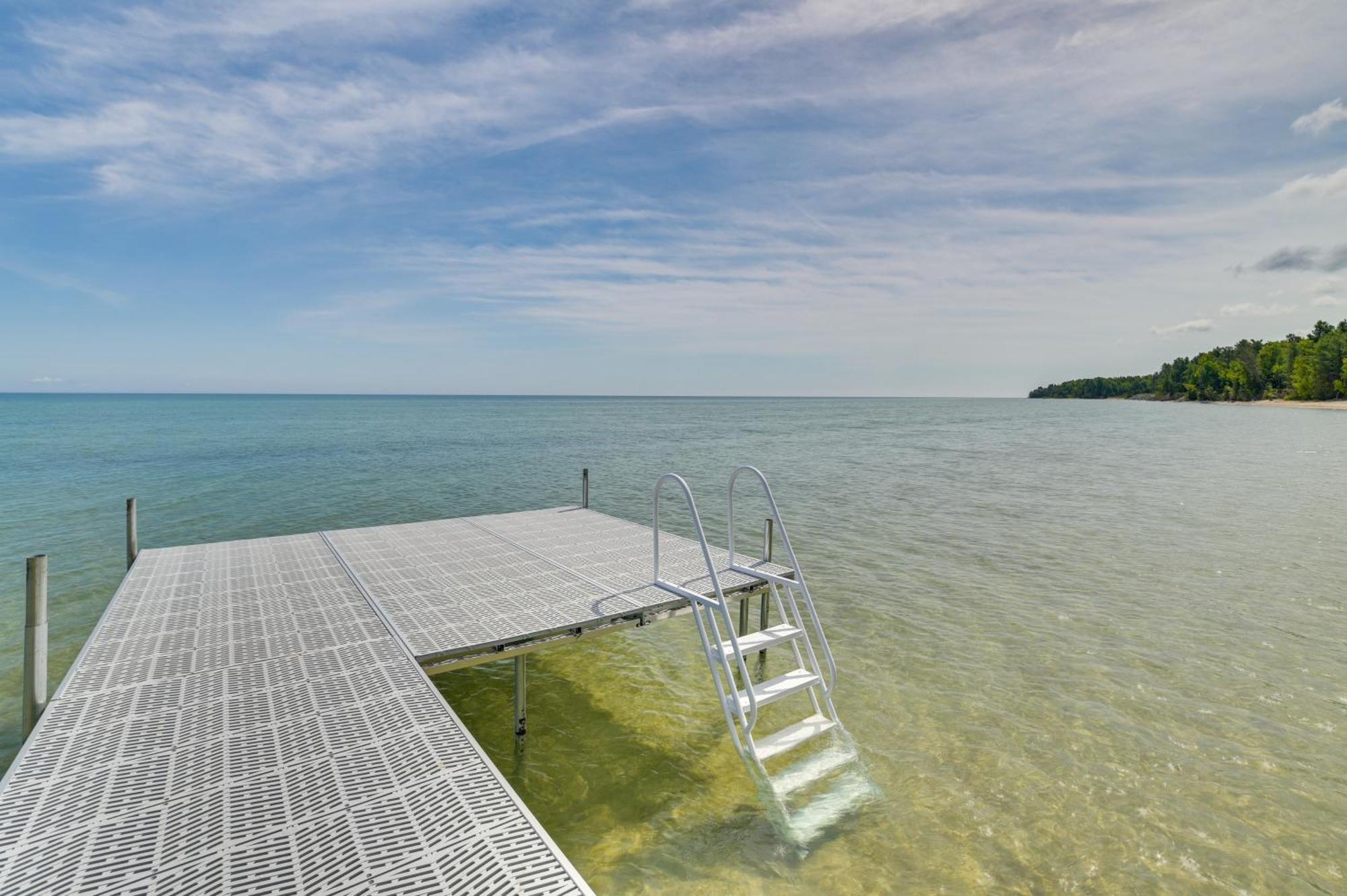 Waterfront Cheboygan Home With Fire Pit Esterno foto