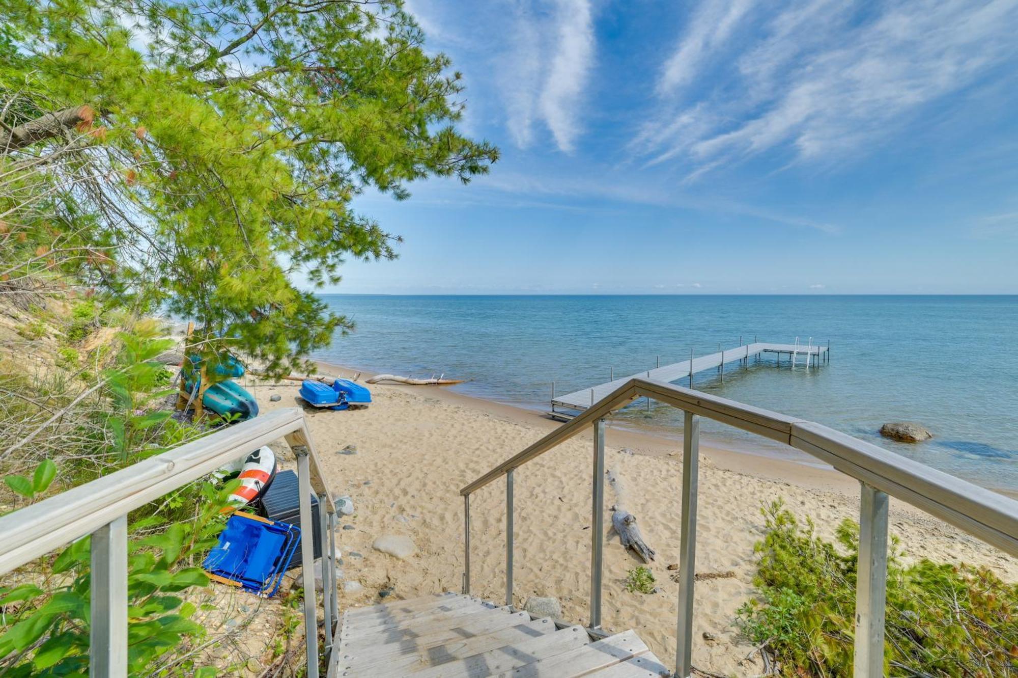 Waterfront Cheboygan Home With Fire Pit Esterno foto